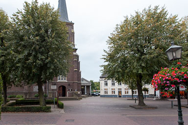 Heythuysen-kerk-kerkplein-007.jpg