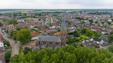 Luchtfoto Linne Linne-kerk-drone-003-2406.jpg