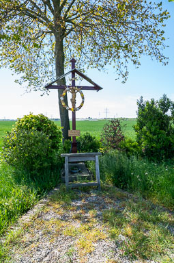 Neer-Wegkruis-Gendijk-001.jpg